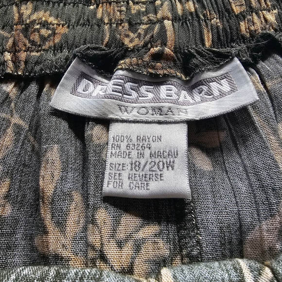 Dress Barn Olive and Mustard Floral A-Line Maxi Skirt With Pockets - Picture 2 of 13